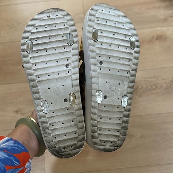 AKIRA Gold Mirror Slide Sandals Platform Metallic Glam Summer Size 6.5 (EU 37) - Picture 5 of 6